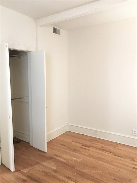 Image of  3502 N Reta #3