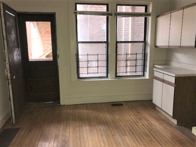 Image of  838 W Cornelia #1