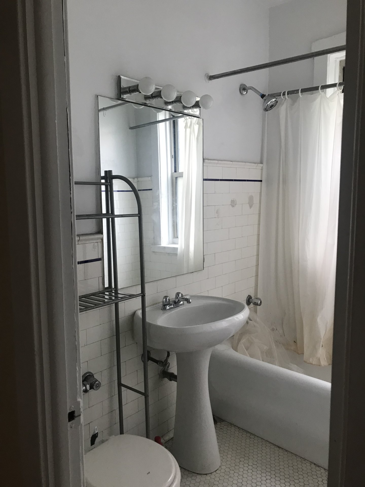 Image of  1045 W North Shore #2E
