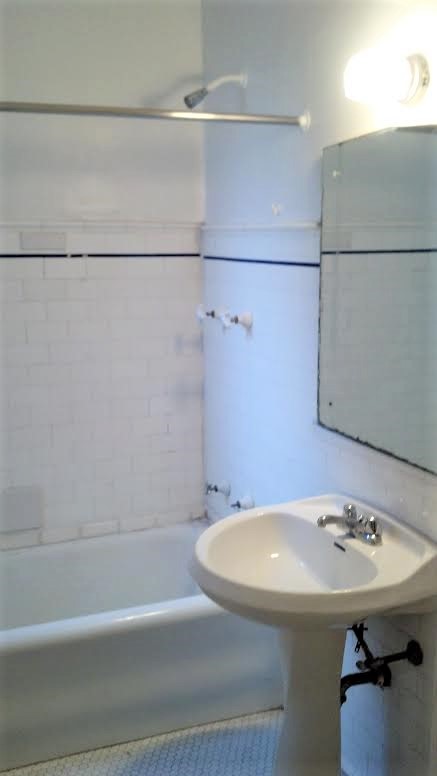 Image of  1051 W North Shore #2W