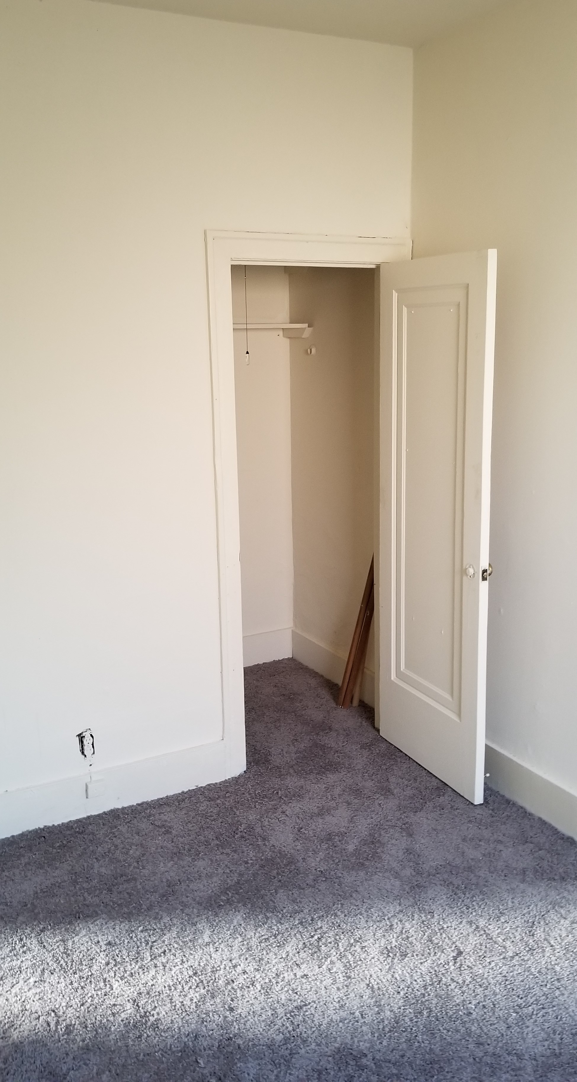 Image of  1100 W Roscoe #2