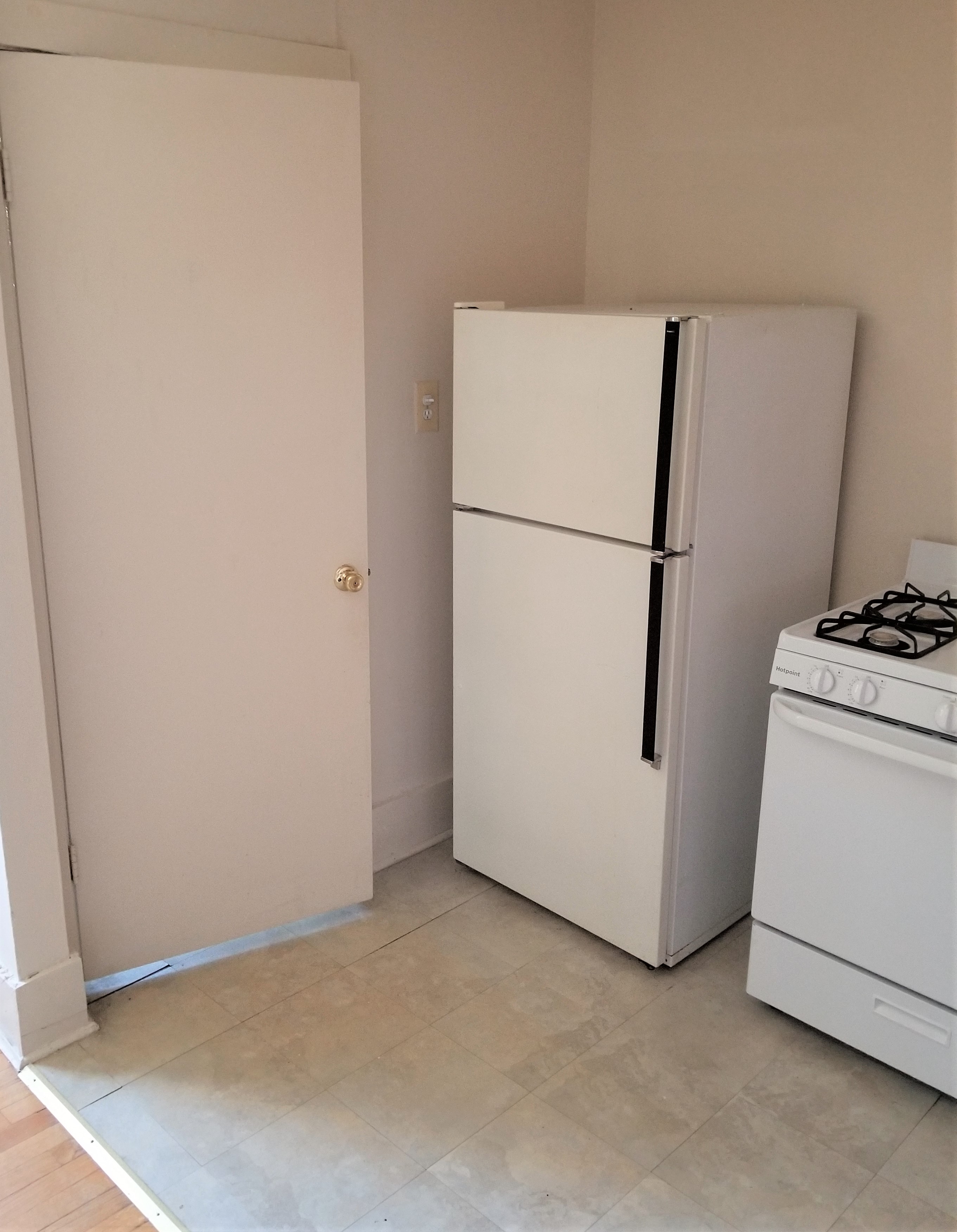 Image of  1100 W Roscoe #26