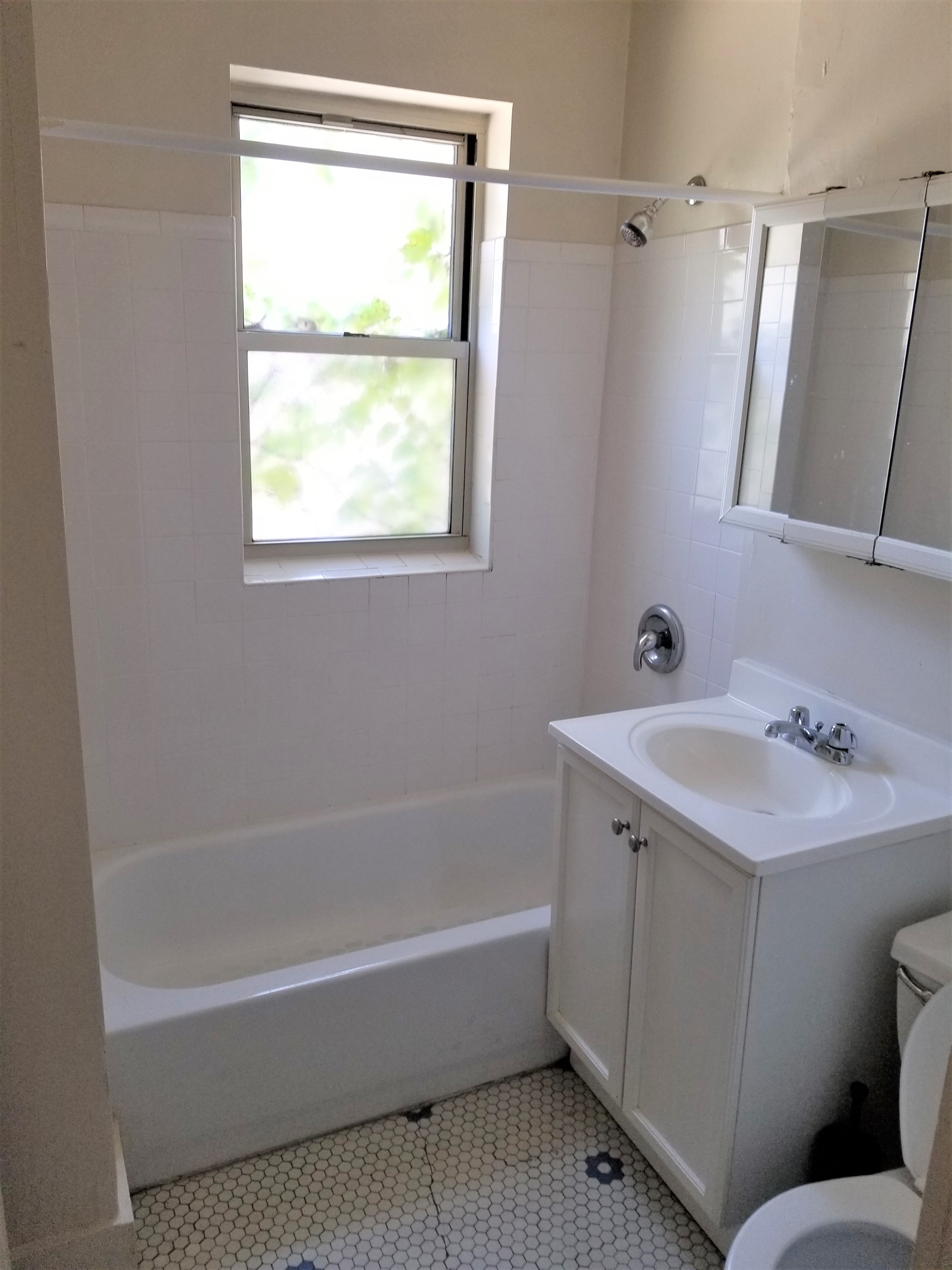 Image of  1100 W Roscoe #26