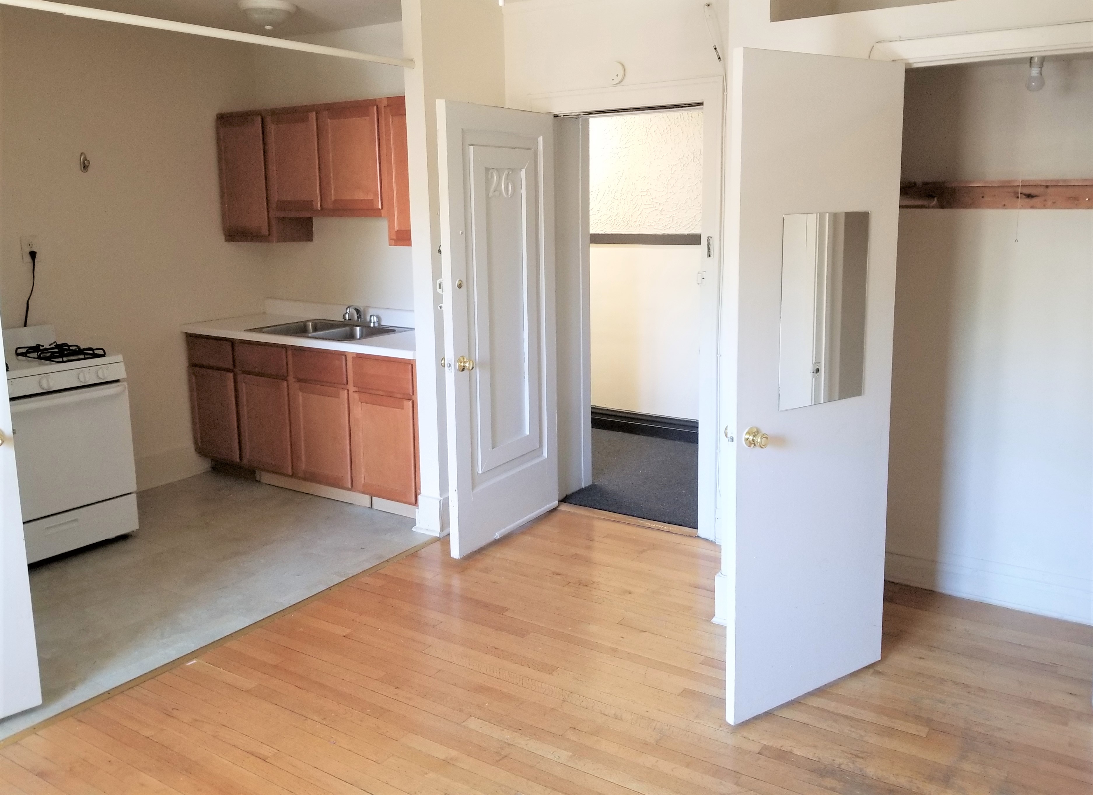 Image of  1100 W Roscoe #26