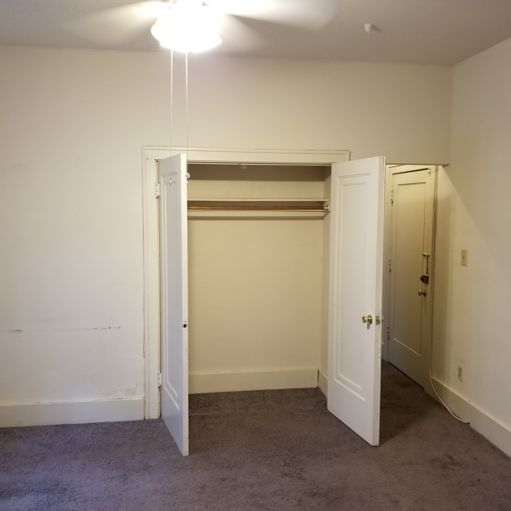 Image of  1100 W Roscoe #2
