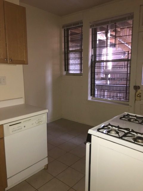 Image of  1203 W Waveland #1