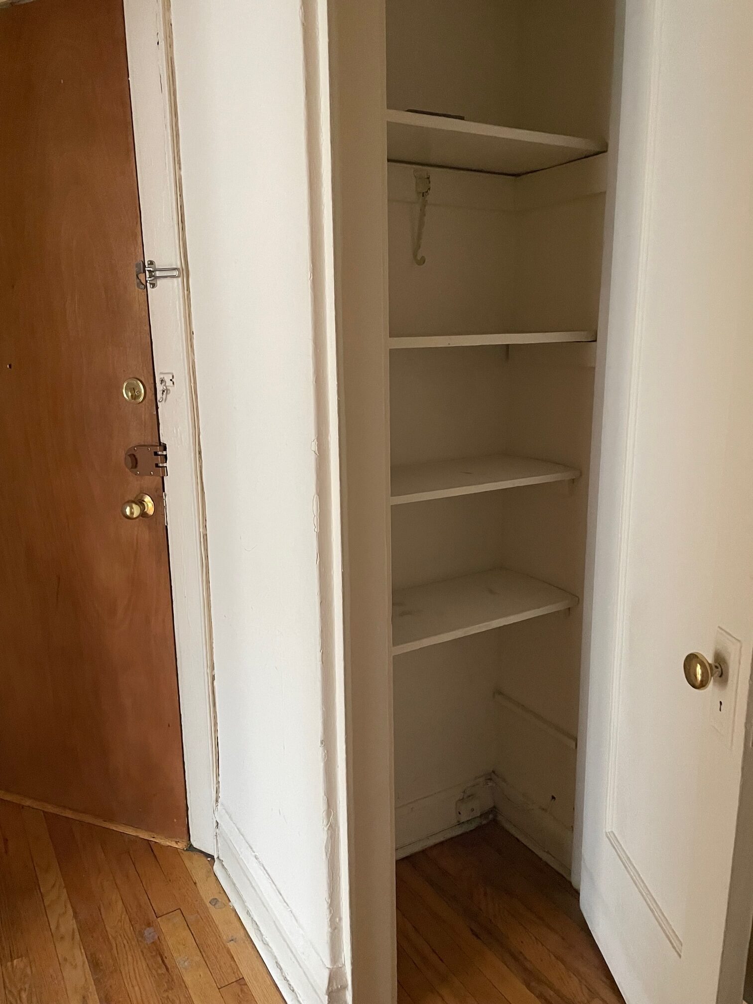 Image of  1205 W Waveland #2