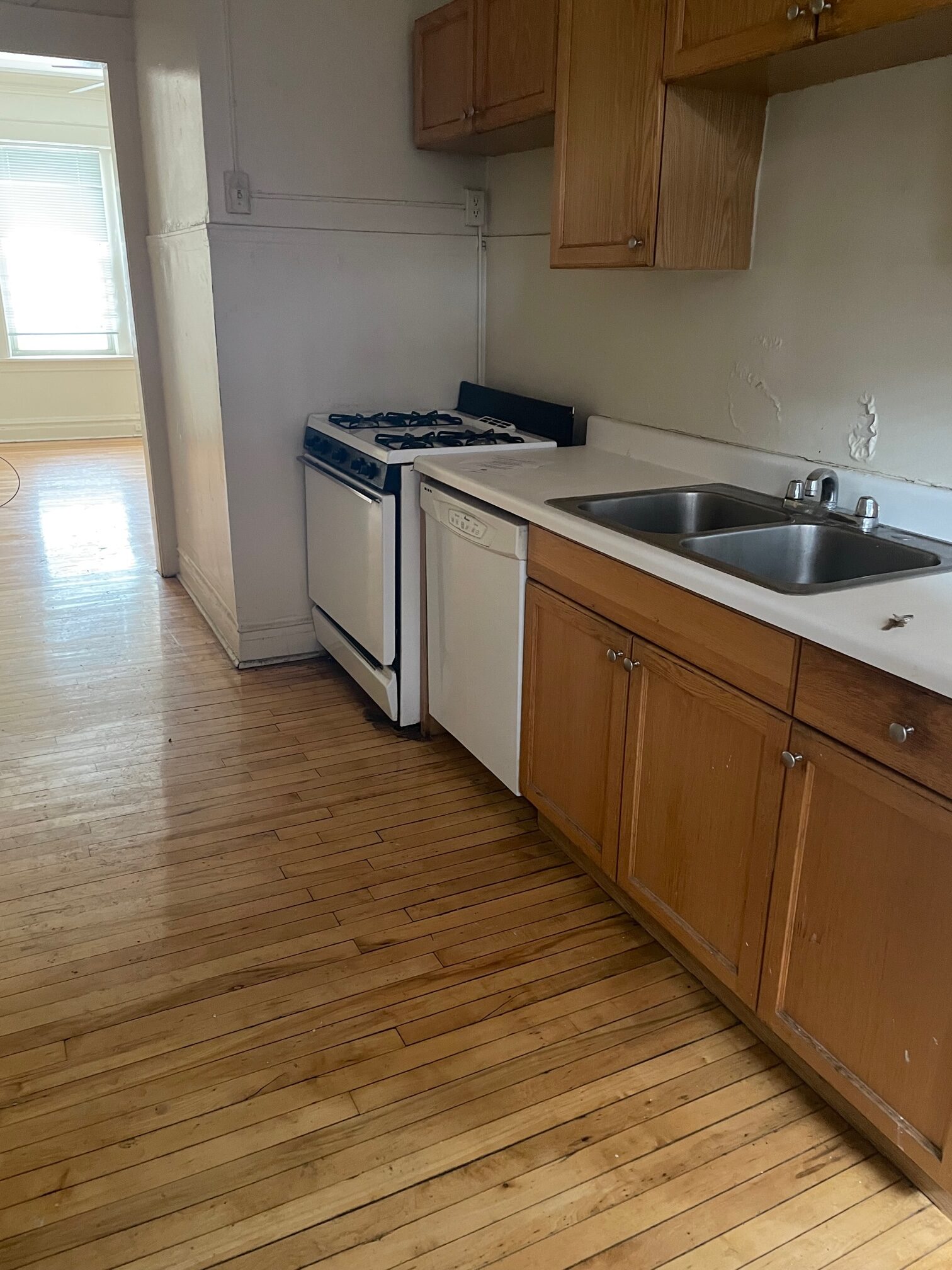 Image of  1205 W Waveland #2