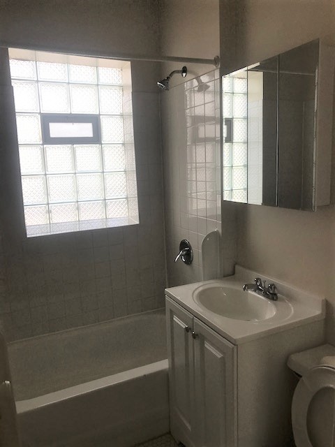 Image of  1541 W Cornelia #2