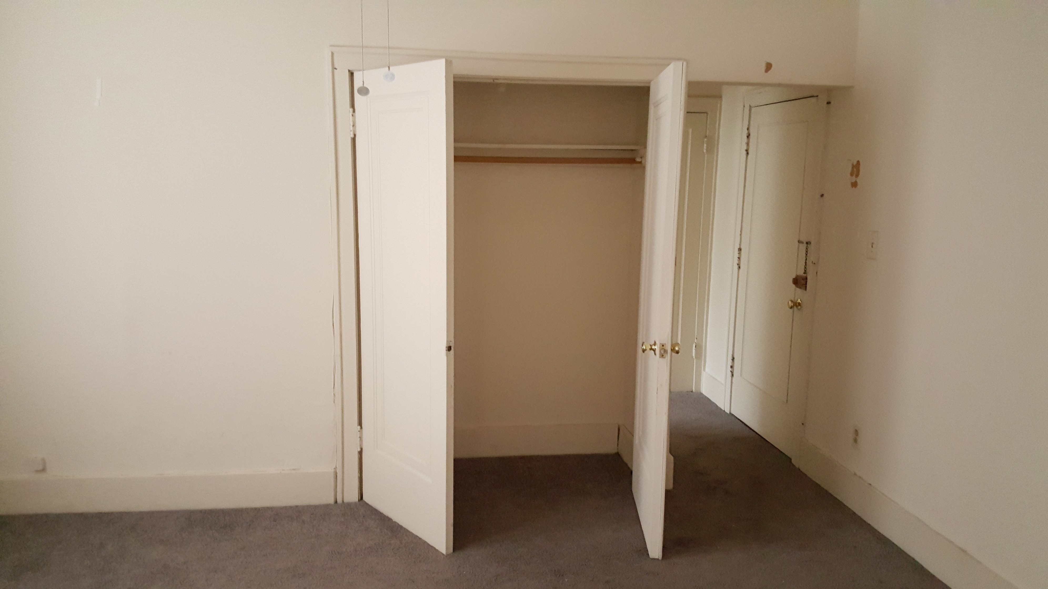 Image of  1100 W Roscoe #4