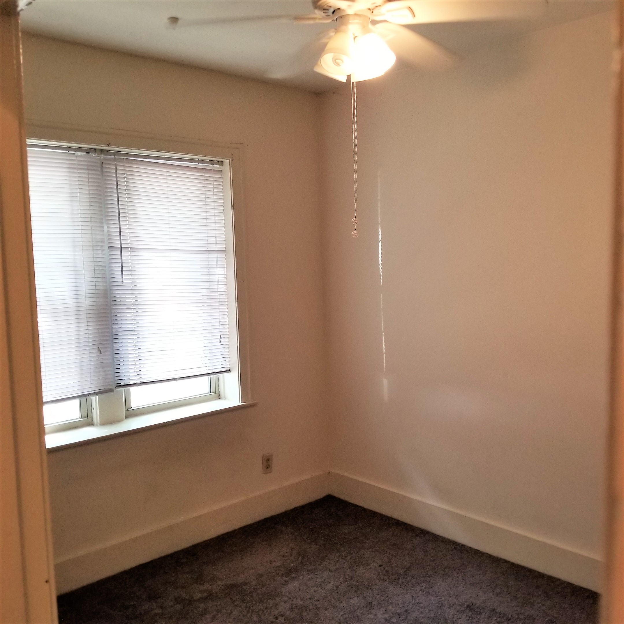 Image of  1100 W Roscoe #4