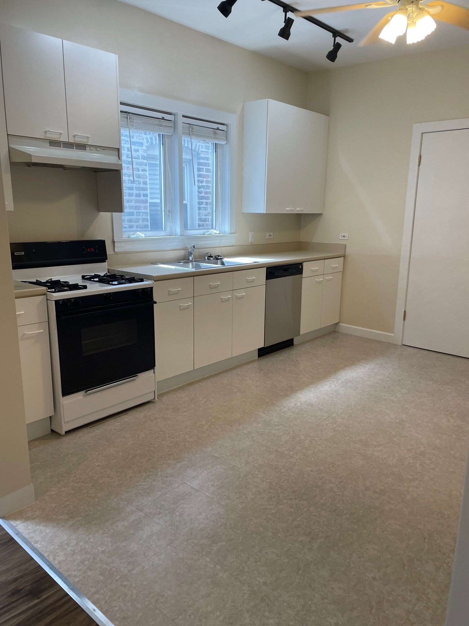 Image of  2432 N Clybourn #2F