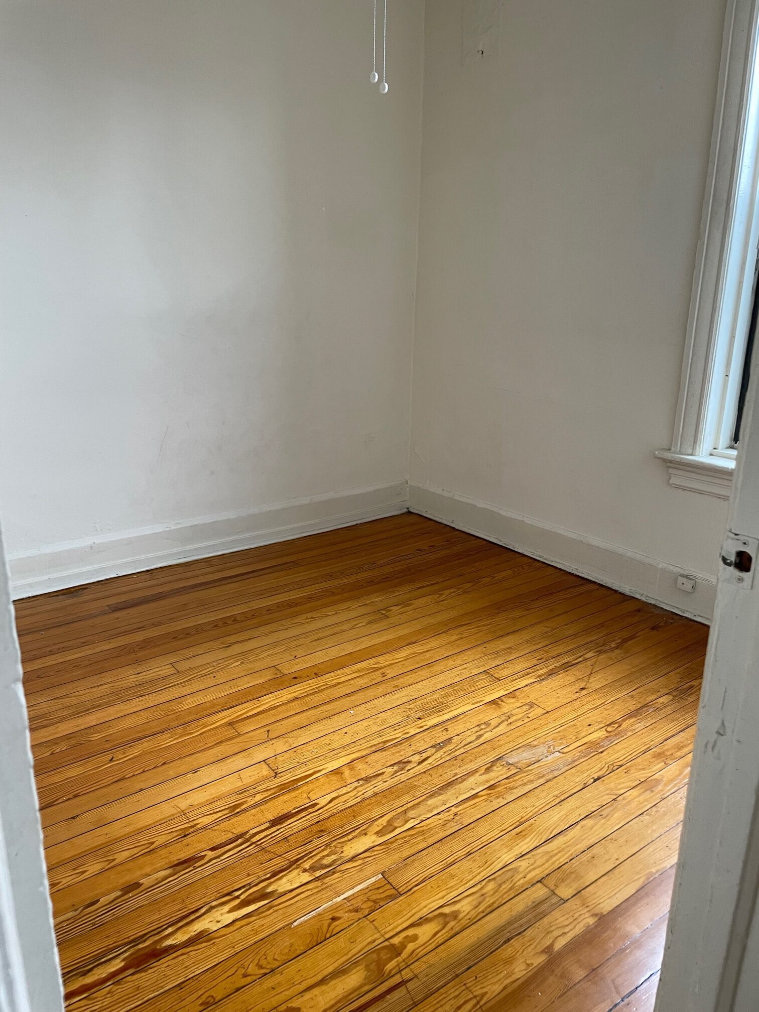 Image of  652 N Noble #2R