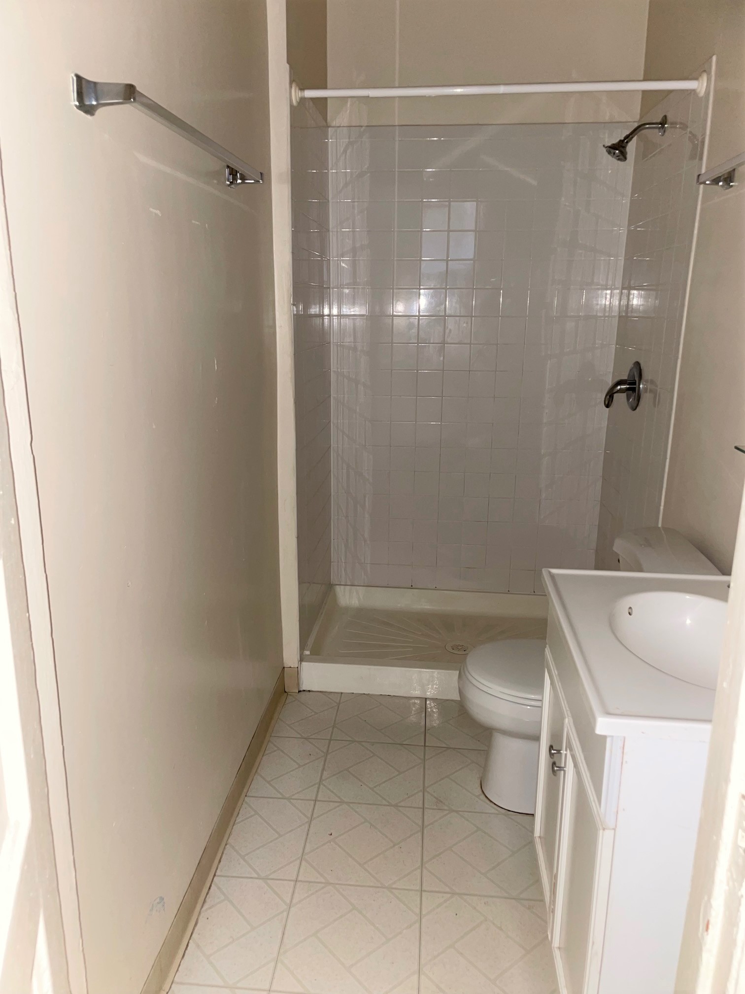 Image of  652 N Noble #2R