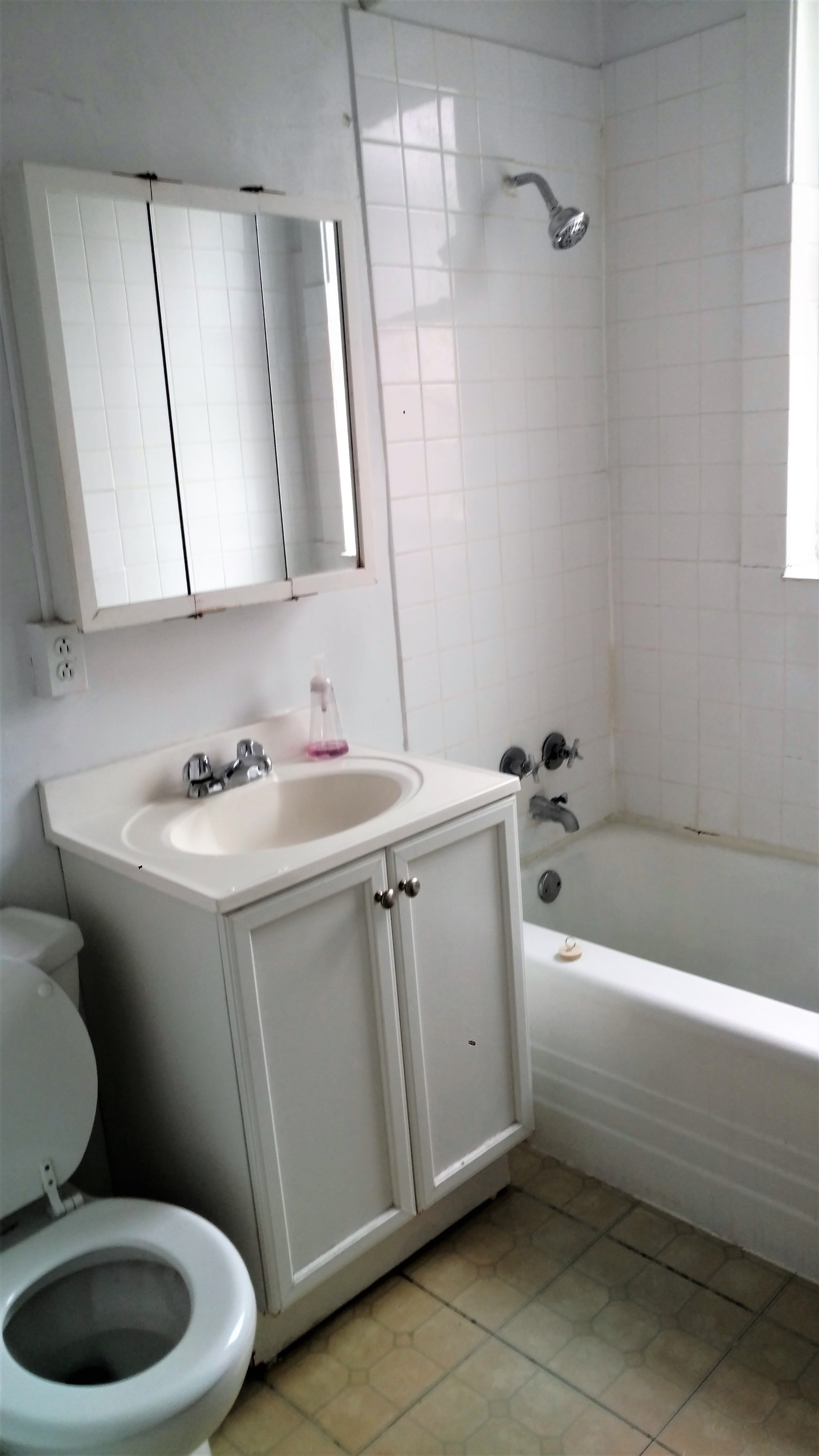 Image of  6568 N Lakewood #3