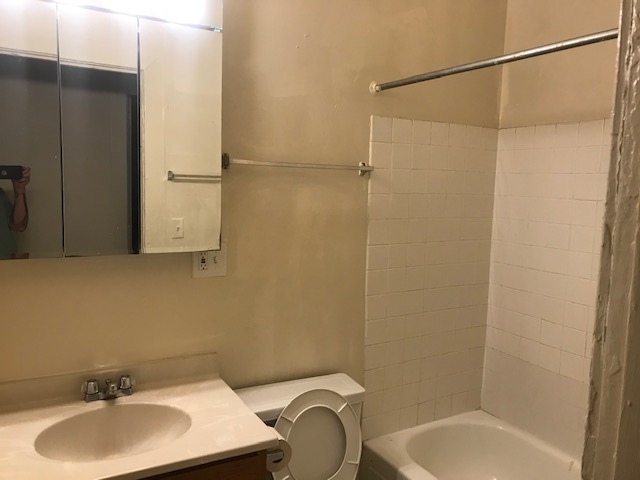 Image of  836 W Cornelia #1