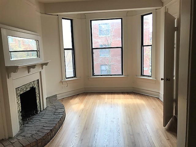 Image of  840 W Cornelia #2