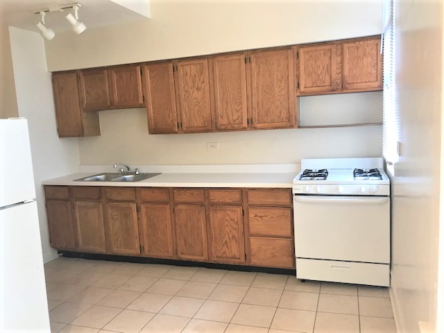 Image of  840 W Cornelia #2