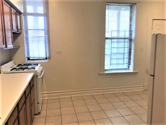Image of  840 W Cornelia #2