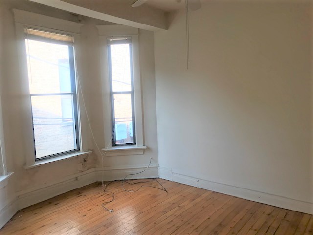 Image of  842 W Cornelia #2