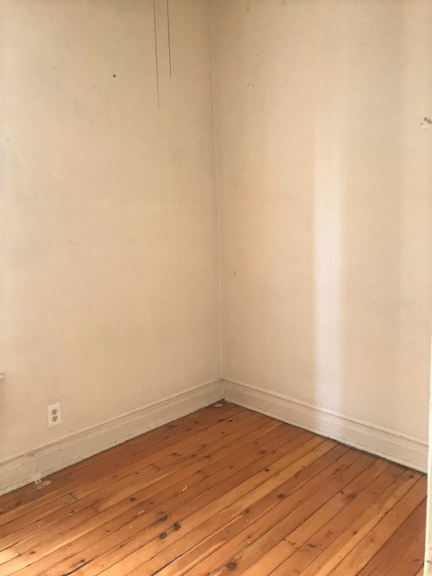 Image of  842 W Cornelia #2
