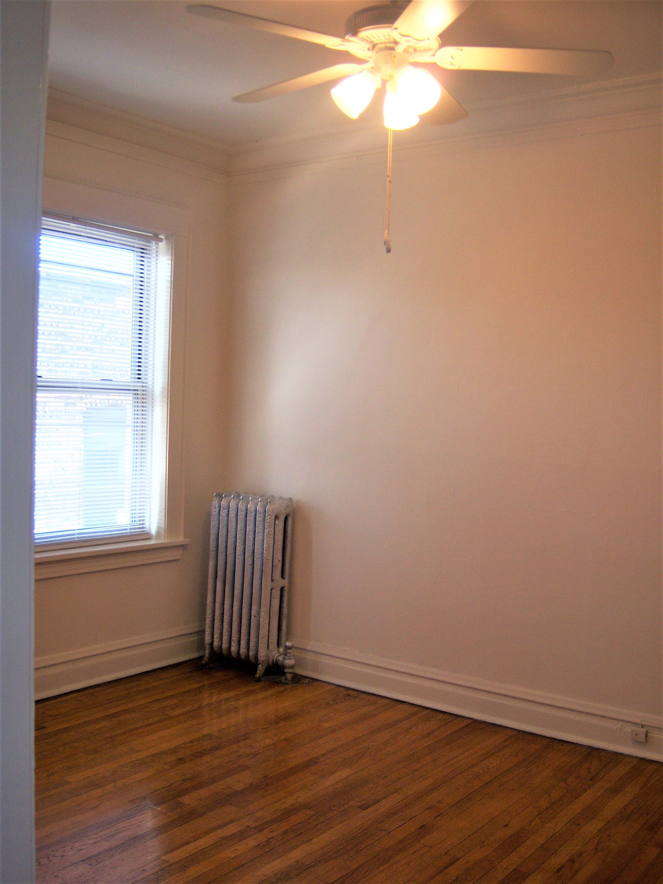 Image of  1209 W Waveland #3