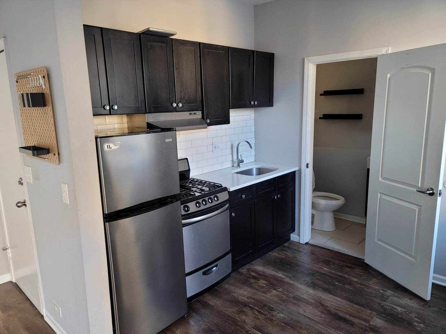 Image of  1248 W Montrose, #231