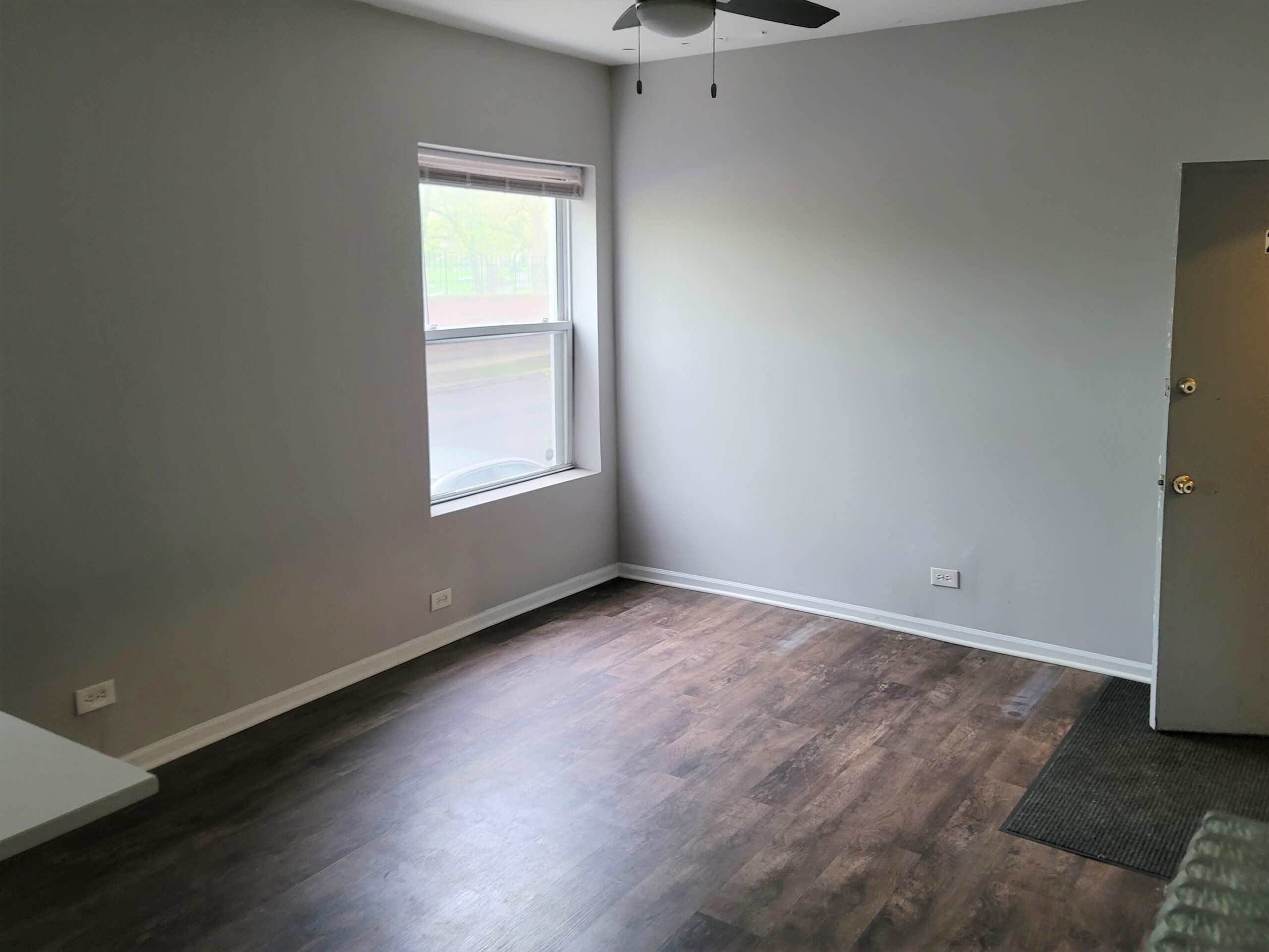 Image of  1250 W Montrose, #121