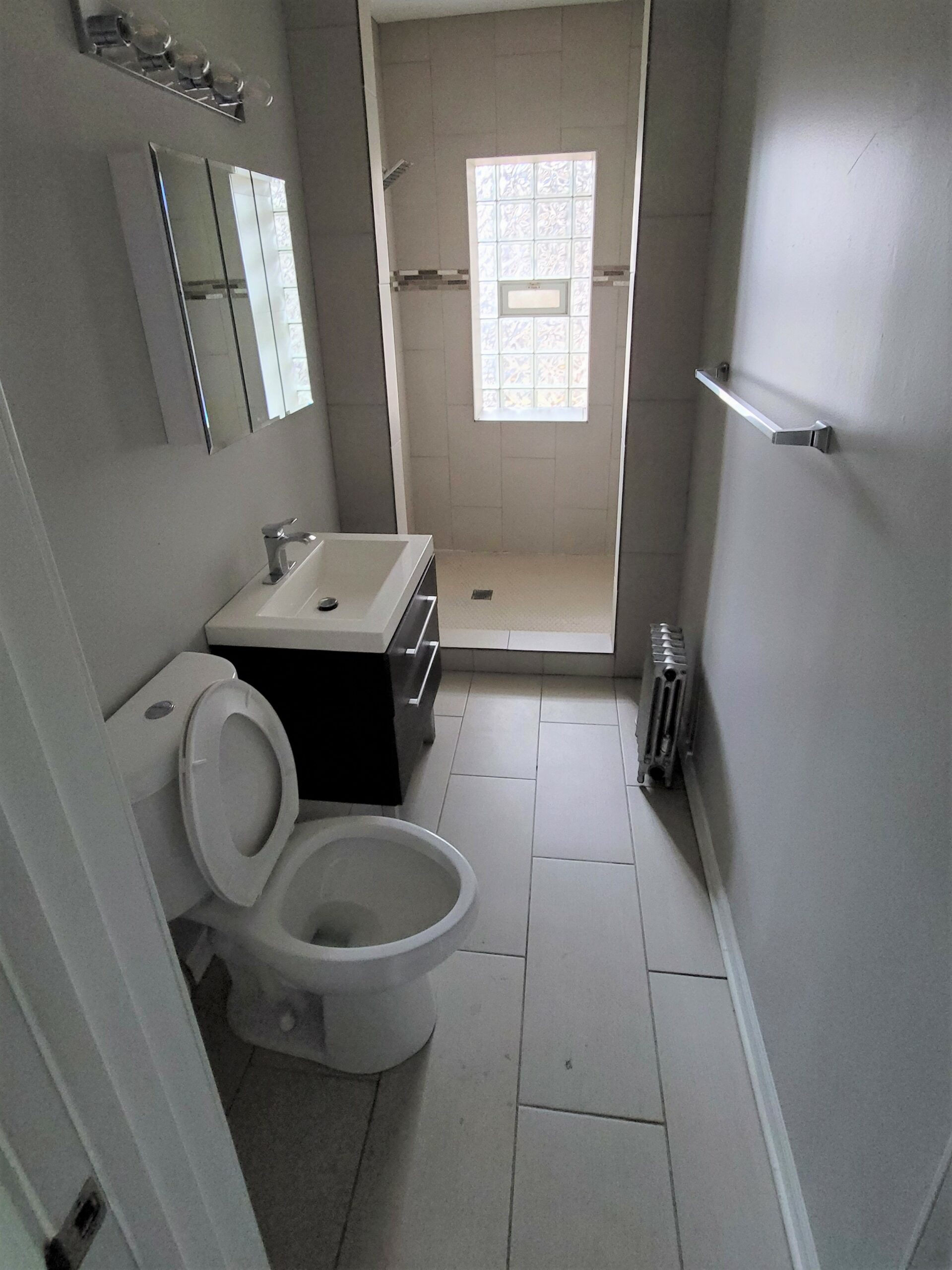 Image of  1250 W Montrose, #121